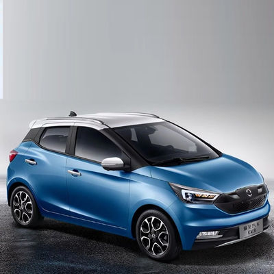 İyi bir fiyat. 2023 Enerji JMC EV3 Elektrikli Araba Sedan Beyaz/Mavi Max Güç 36KW Hızlı Hız 100km/h Şehir Sürüşü için İdeal çevrimiçi