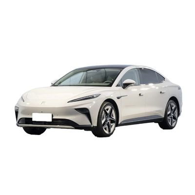 İyi bir fiyat. Feifan F7 4 kapılı 5 kişilik sedan, 200 km/h'lik maksimum hız ve saf elektrikli yakıt çevrimiçi