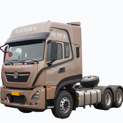 İyi bir fiyat. 40T yükleme kapasitesi 2 geri dönüş numarası ağır kamyon Dongfeng KL traktör kamyon 465hp çevrimiçi
