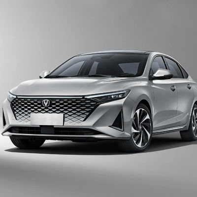 İyi bir fiyat. Enerji Tipi Benzinle Çalıştırılan Changan Raeton PLUS 210KM/H 1.5T Ön Tekerlek Sürüşü El Değiştirme Kutuları Lüks Arabalar çevrimiçi