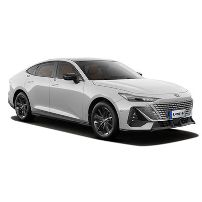 İyi bir fiyat. Changan UNI-V 1.5T 188HP L4 ABS benzinli araba 4680*1838*1430mm Çevre dostu çevrimiçi